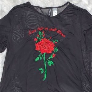 Mesh T shirt with inside tank top.